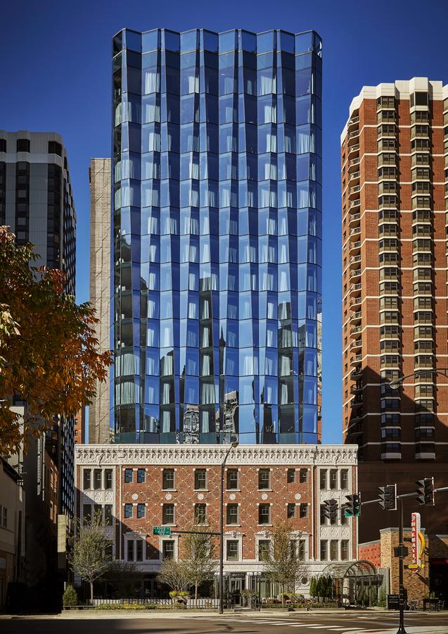 Viceroy Chicago - thumb 1