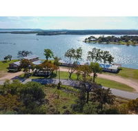 Oasis Lake Buchanan - Accommodation Dallas
