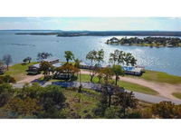 Booking Clear-lake-shores Accommodation Dallas