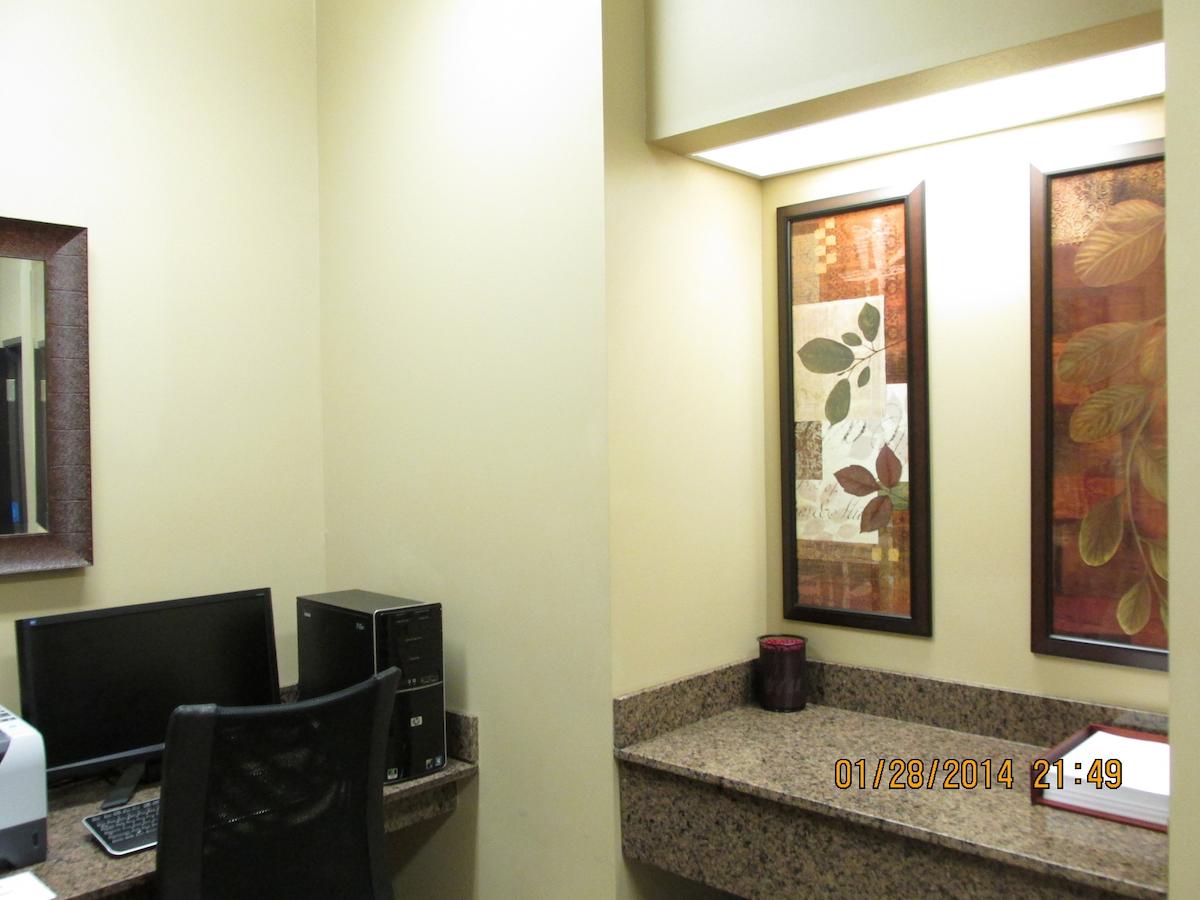 Parkwood Inn & Suites - thumb 34