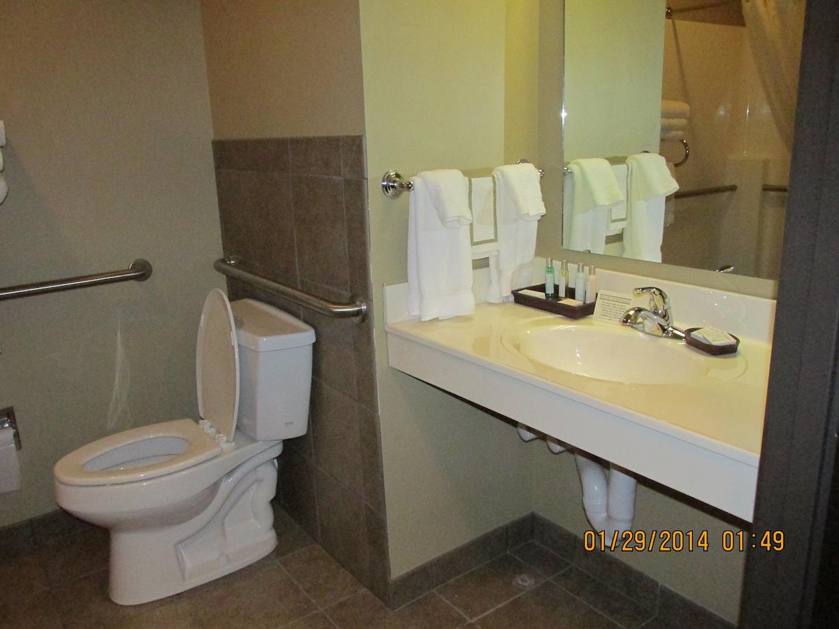 Parkwood Inn & Suites - thumb 17