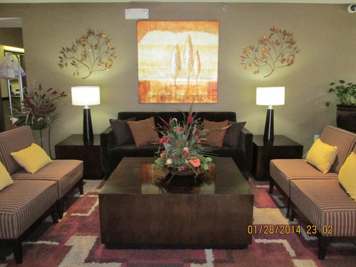 Parkwood Inn & Suites - thumb 25