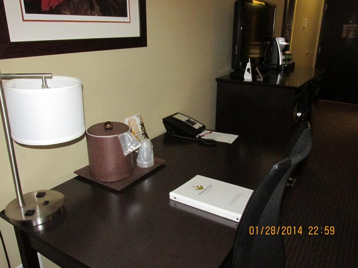 Parkwood Inn & Suites - thumb 16