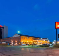 Ramada by Wyndham Topeka Downtown Hotel  Convention Center - Accommodation Dallas