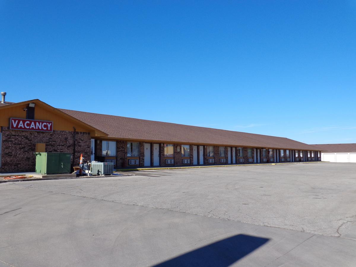 National 9 Inn - thumb 0