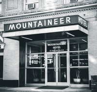 The Mountaineer Hotel - Accommodation Dallas