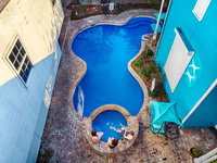4 BR - Sleeps 8 Celebrity Villa Next to Frenchman St Accommodation Dallas