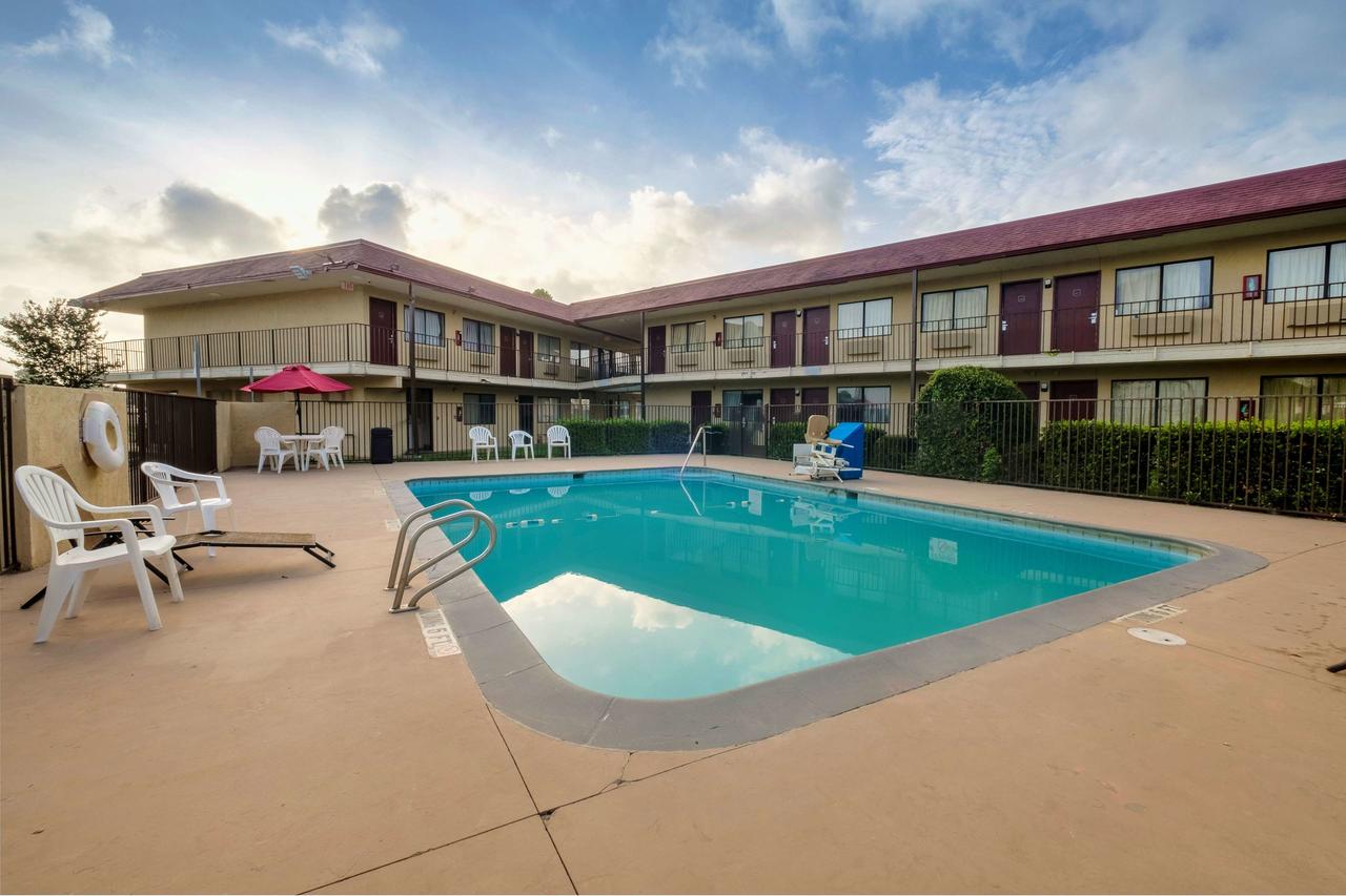 Red Roof Inn Alexandria, LA - thumb 0