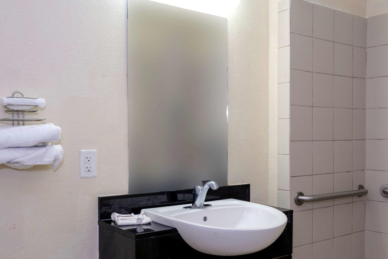 Red Roof Inn Alexandria, LA - thumb 19