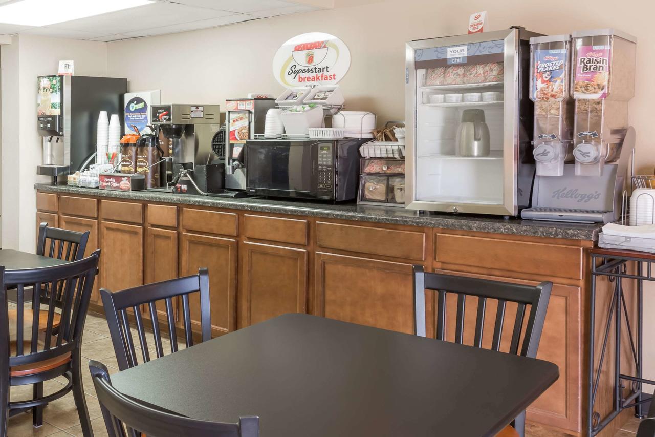 Super 8 By Wyndham Luverne - thumb 6