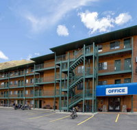 Travelodge by Wyndham Gardiner Yellowstone Park North Entr - Accommodation Dallas