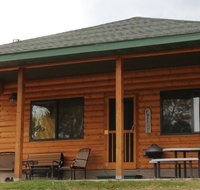 Yellowstone Park Riverfront Cabins - Accommodation Dallas