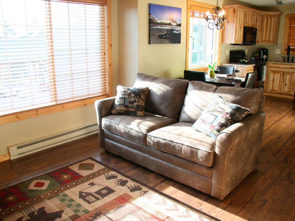 Montana Style Downtown Condo - thumb 10