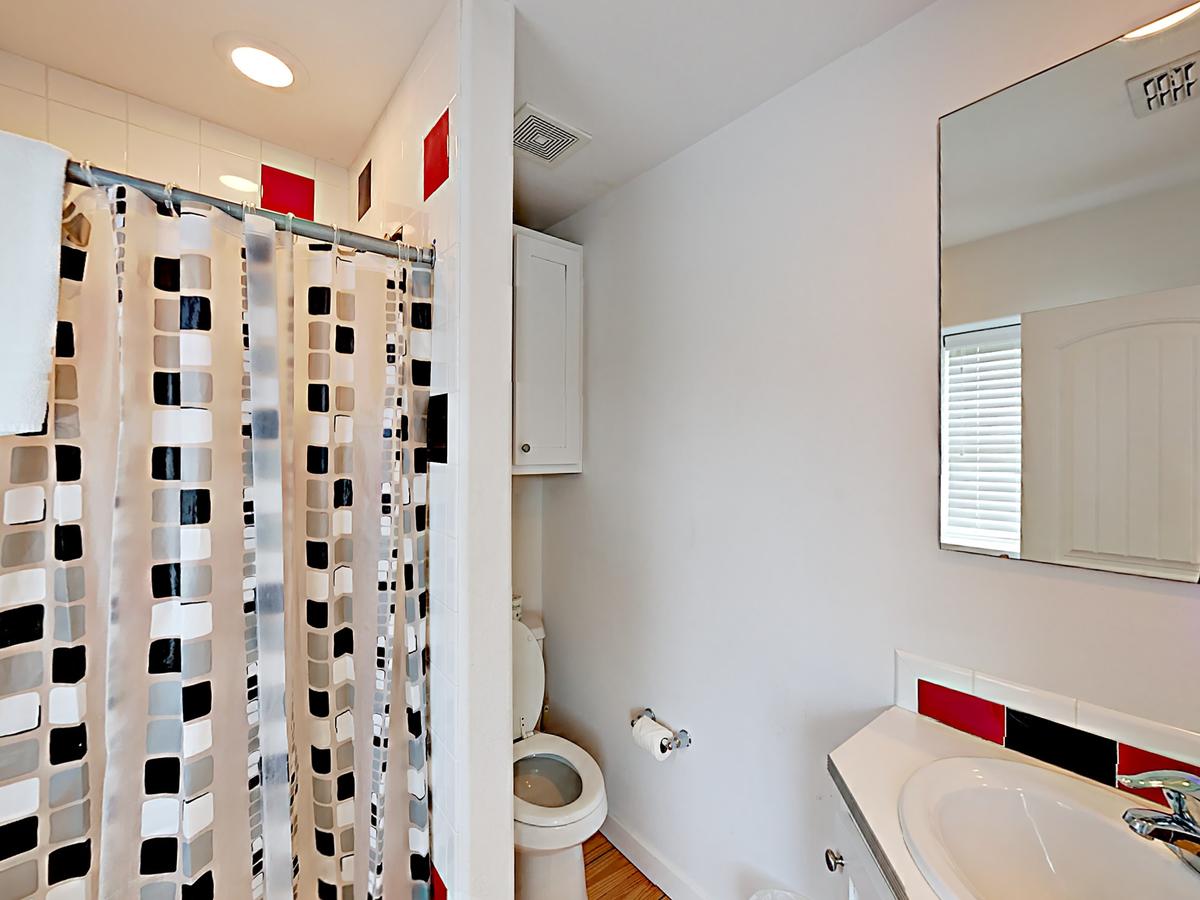 The Commons 102 - Three Bedroom Townhome - thumb 14