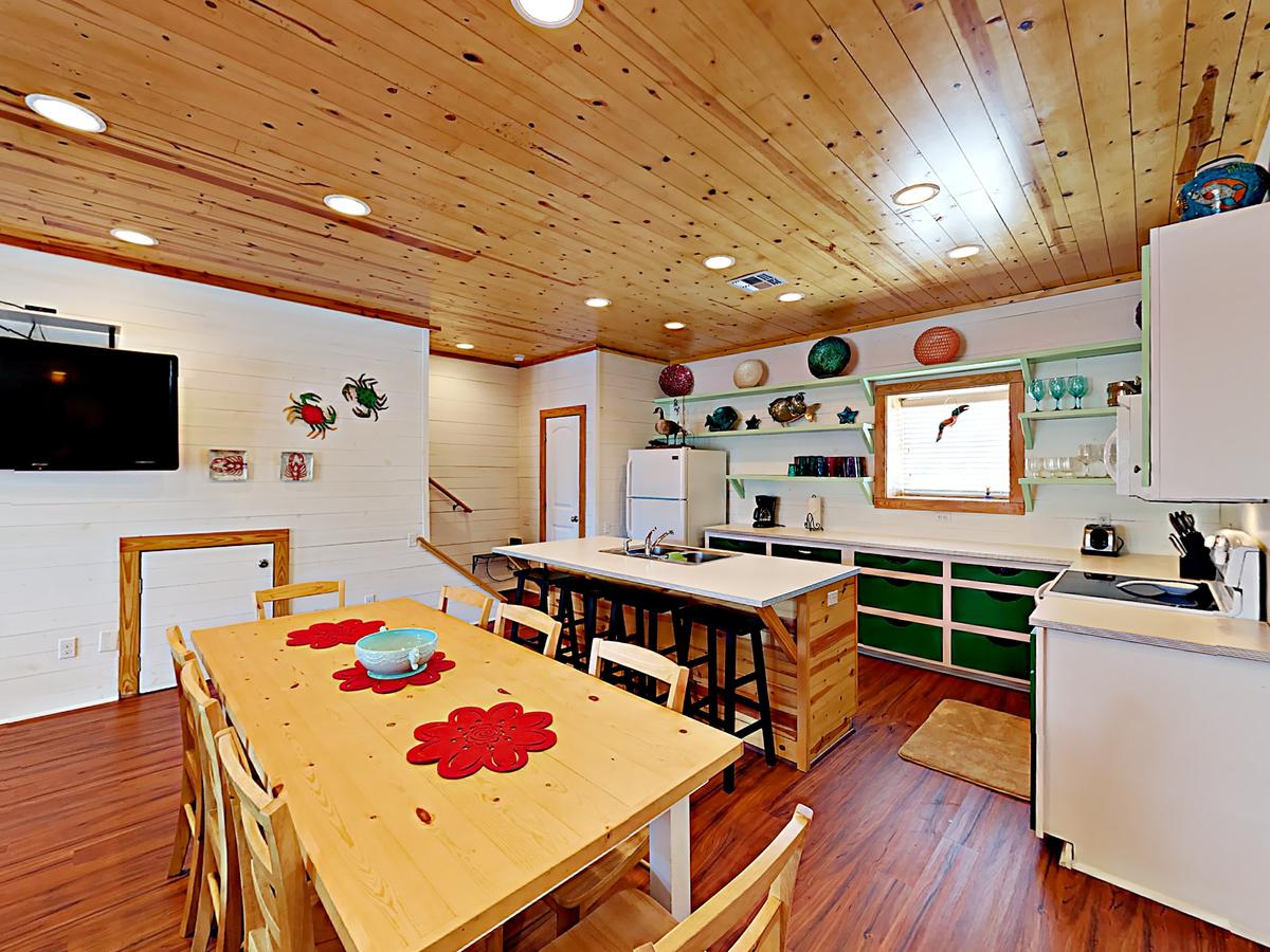 The Commons 102 - Three Bedroom Townhome - thumb 4