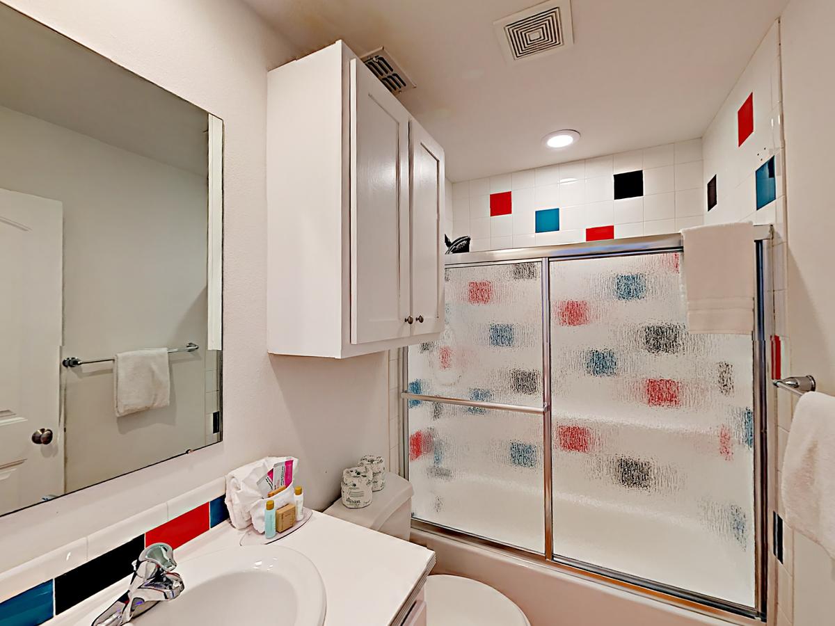 The Commons 102 - Three Bedroom Townhome - thumb 12