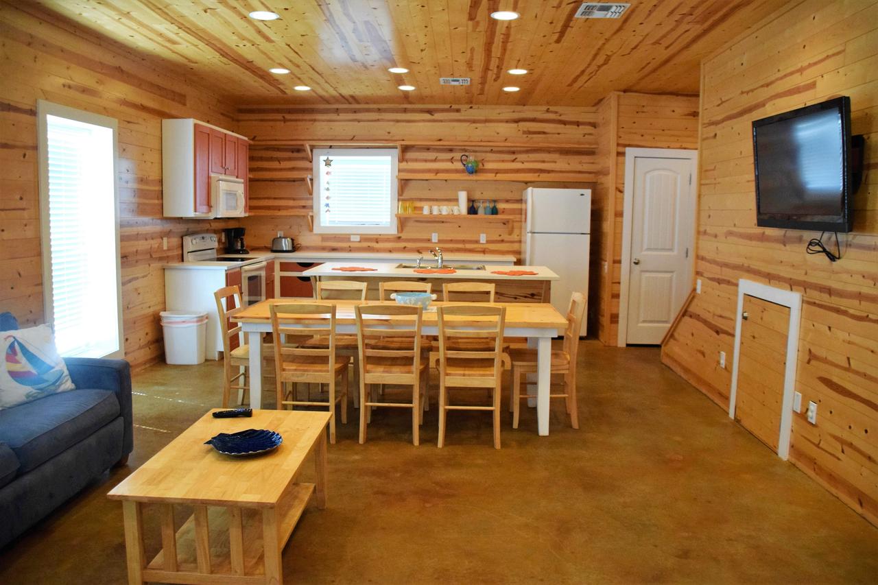 The Commons 101 - Three Bedroom Townhome - thumb 4