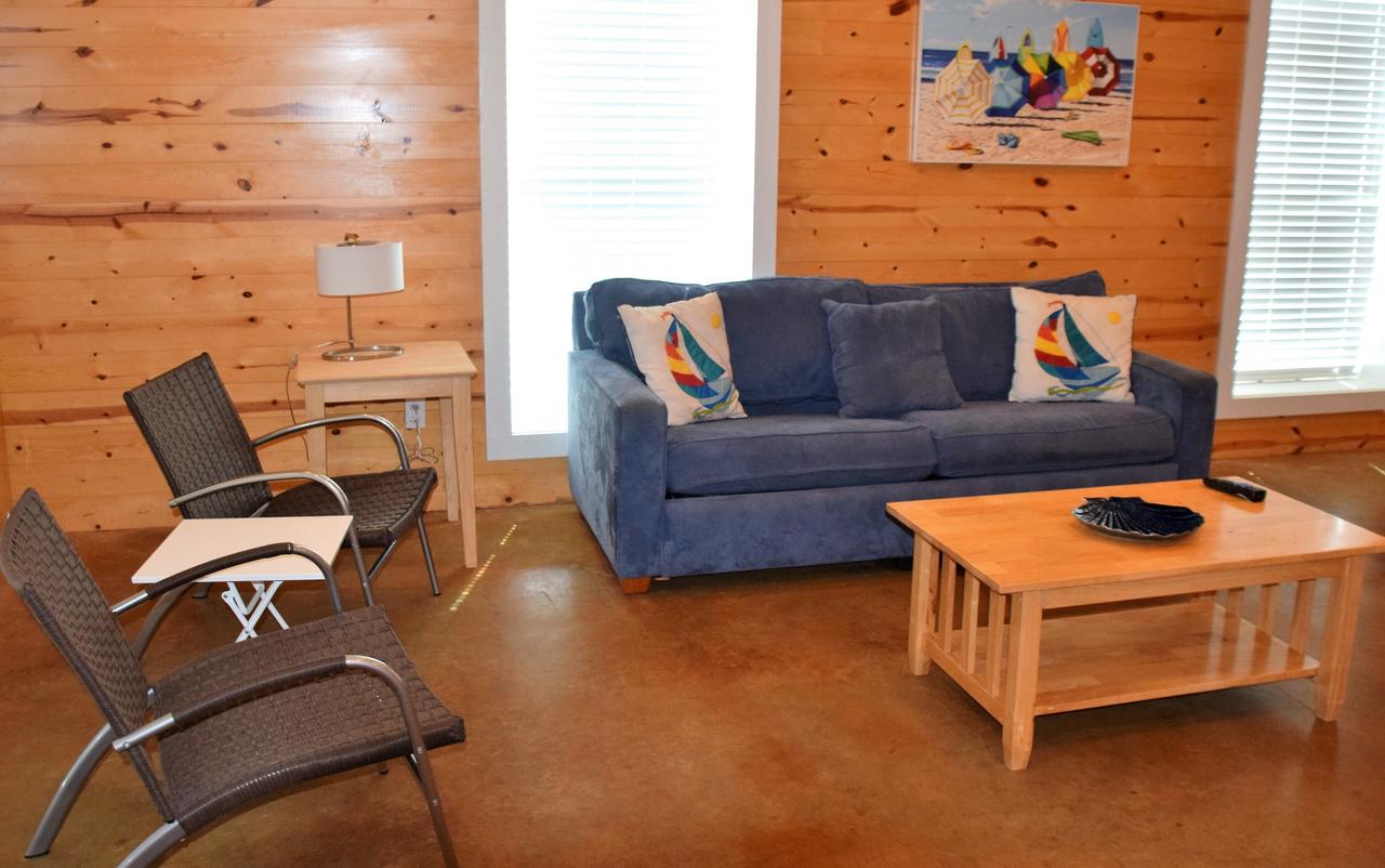 The Commons 101 - Three Bedroom Townhome - thumb 2