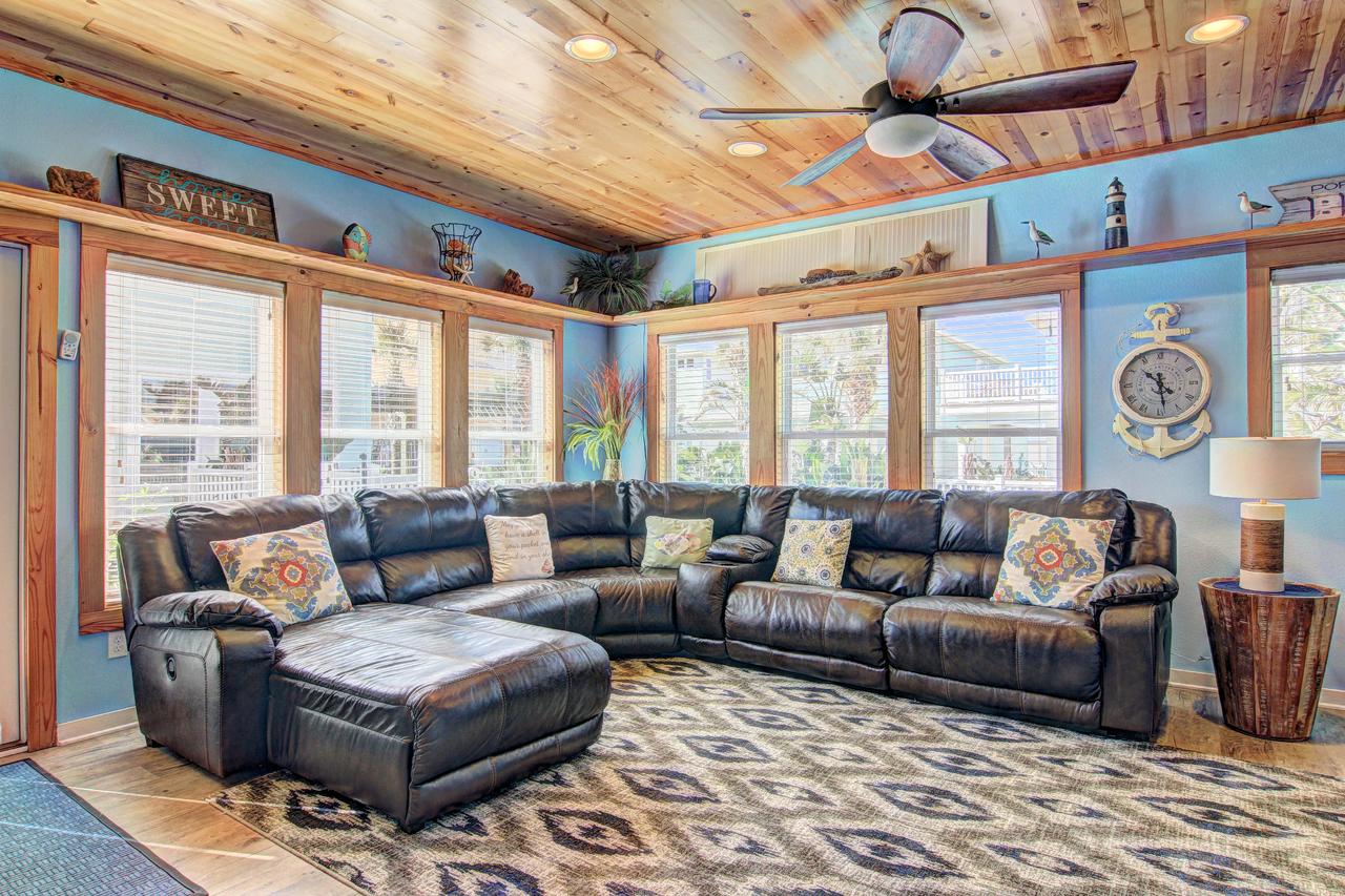 VW67 - Whale Of A Time - thumb 0