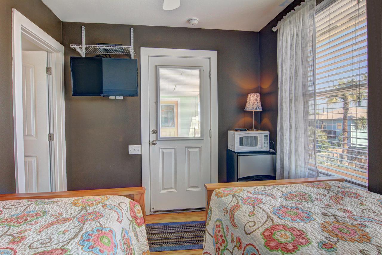 VW67 - Whale Of A Time - thumb 4