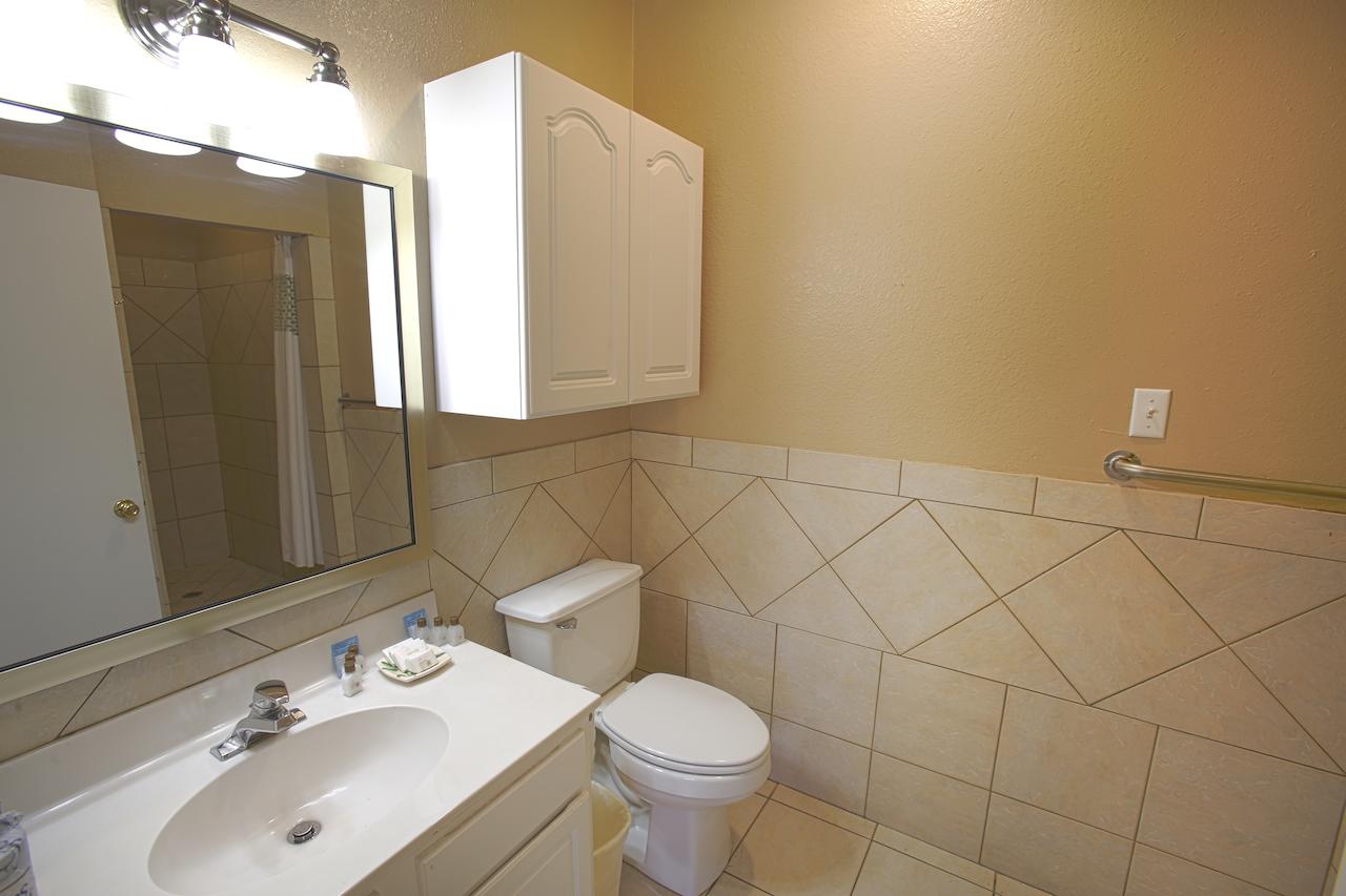 Plantation Suites And Conference Center - thumb 38