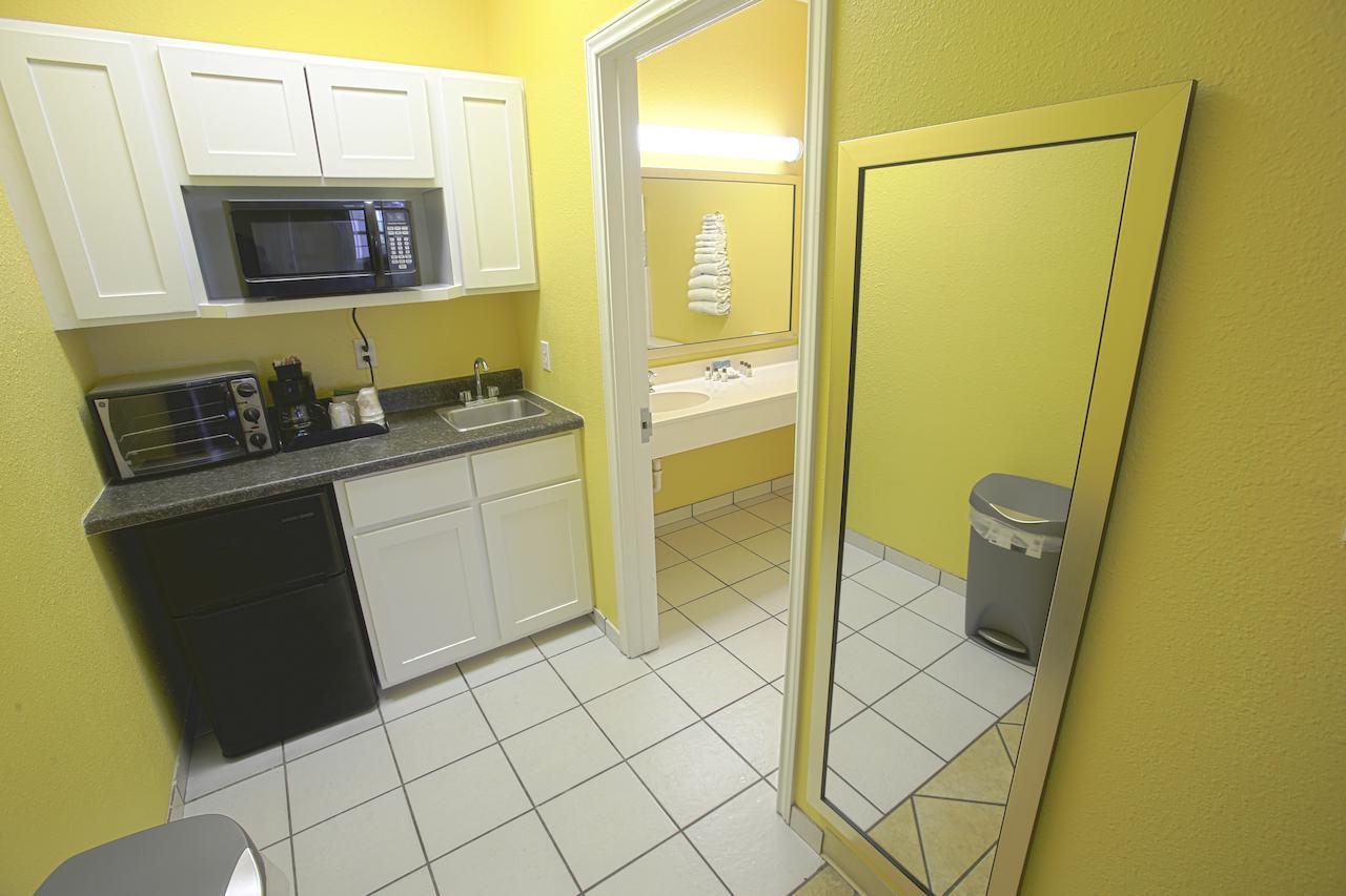 Plantation Suites And Conference Center - thumb 42