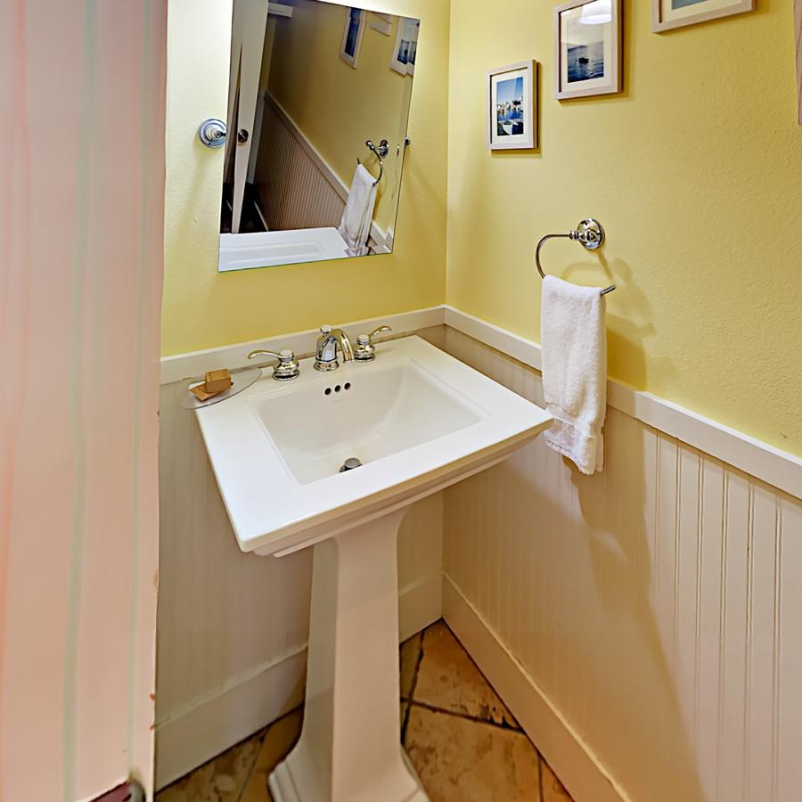 Banyan Beach House - thumb 2