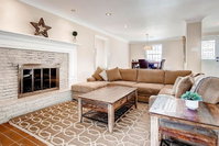 4000 sq ft entire house close to the Strip Accommodation Dallas
