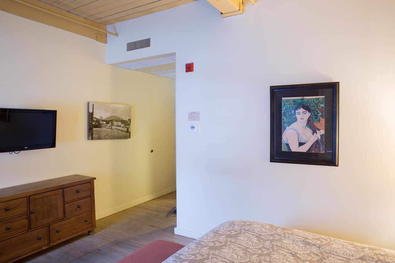 Common Man Inn & Restaurant Claremont - thumb 7