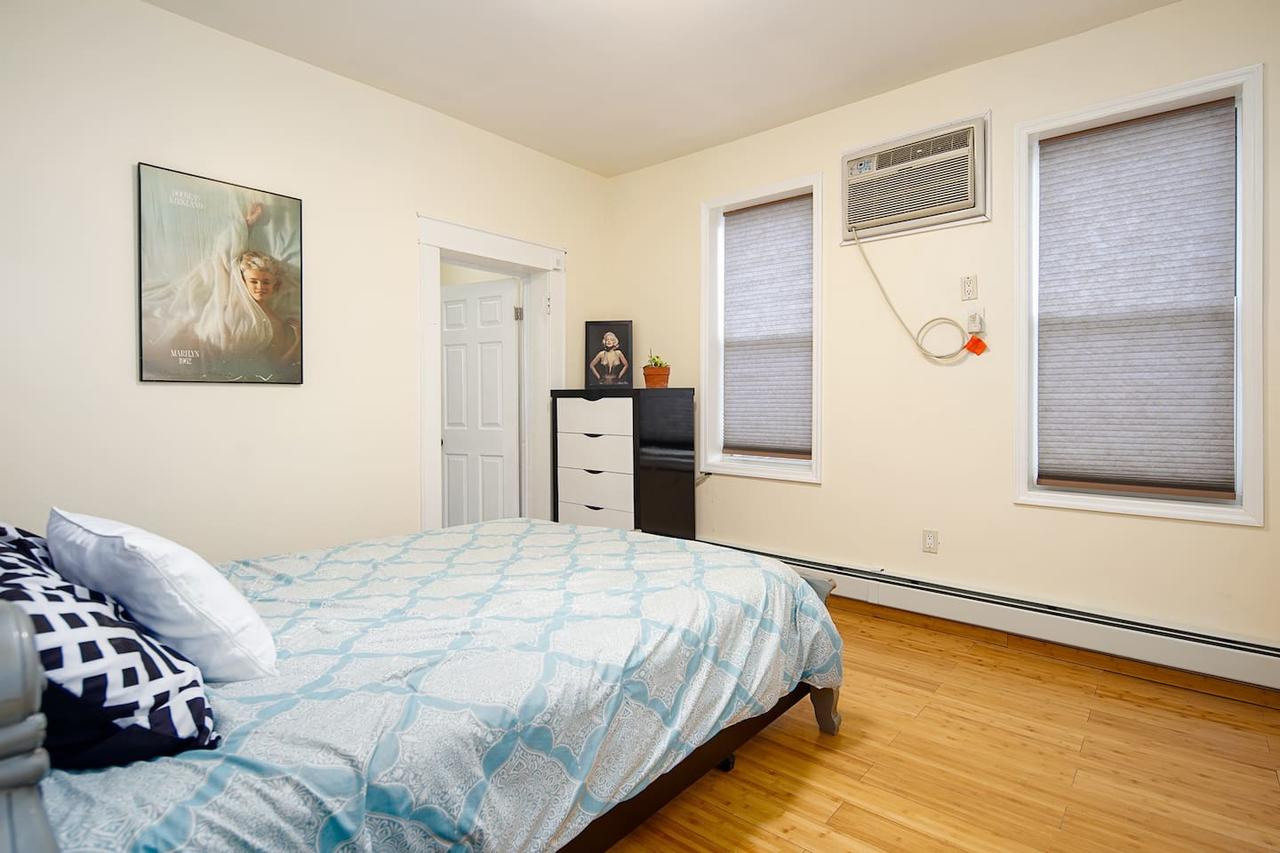 4 Bed 4bath 15Min To NYC.Parking.Balcony NYC View J-1 - thumb 10