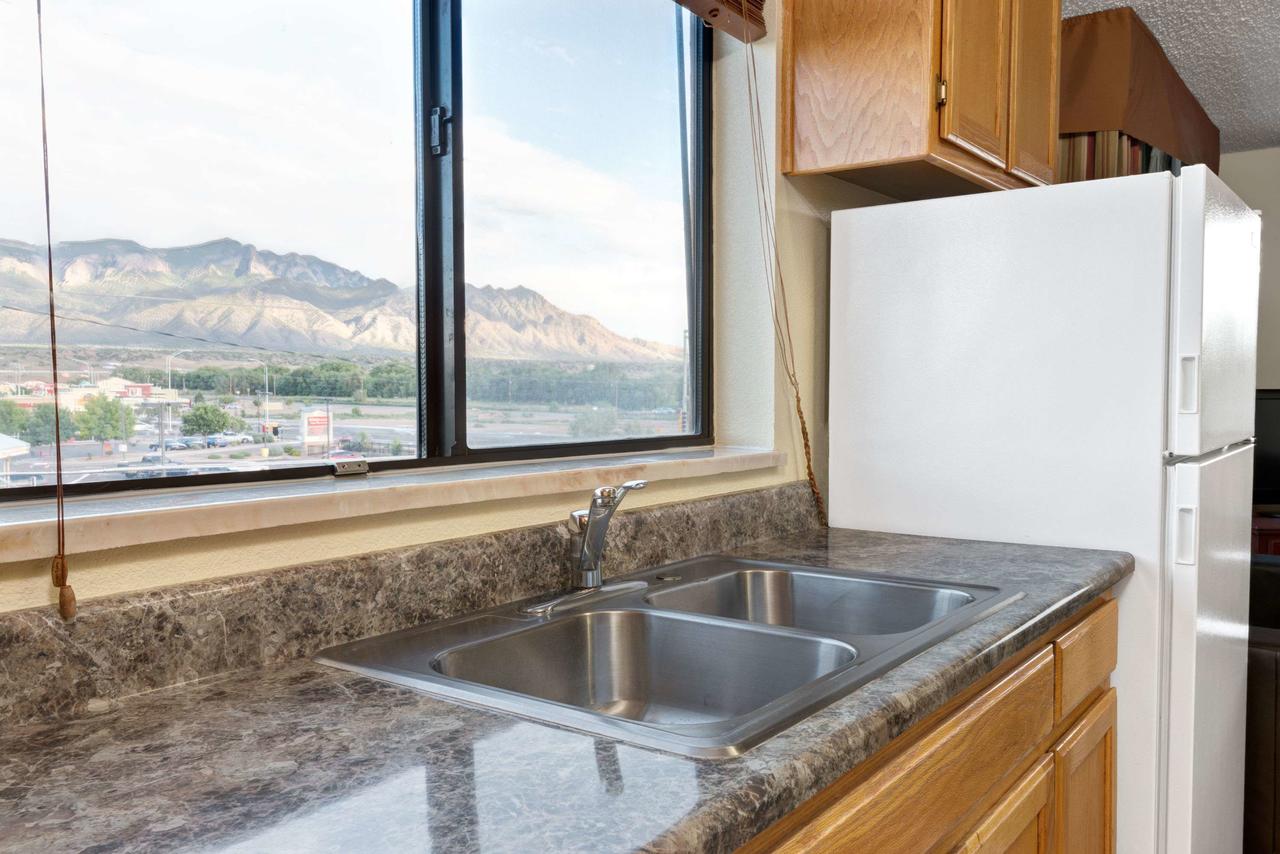 Days Inn By Wyndham Bernalillo - thumb 9