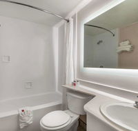 Howard Johnson by Wyndham Albuquerque Midtown - Accommodation Dallas