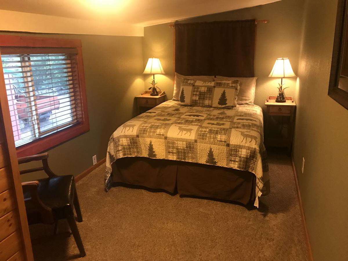 Gonzales Cozy Little Bear Cabin - thumb 22