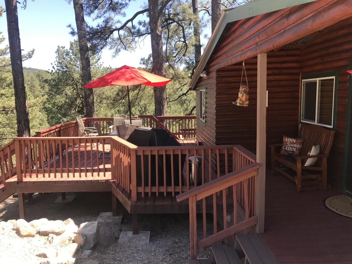 Gonzales Cozy Little Bear Cabin - thumb 11