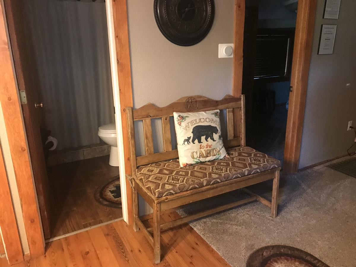 Gonzales Cozy Little Bear Cabin - thumb 28
