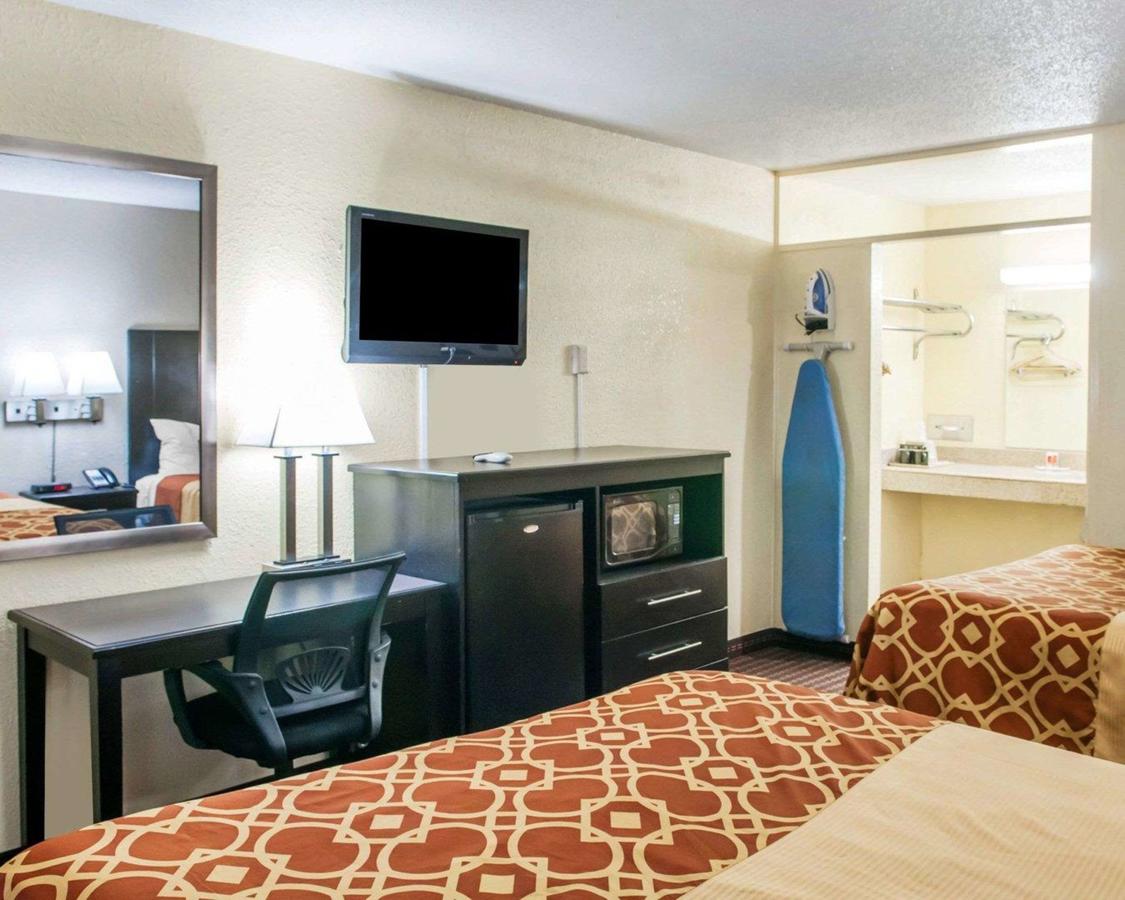 Econo Lodge Carlsbad - thumb 16