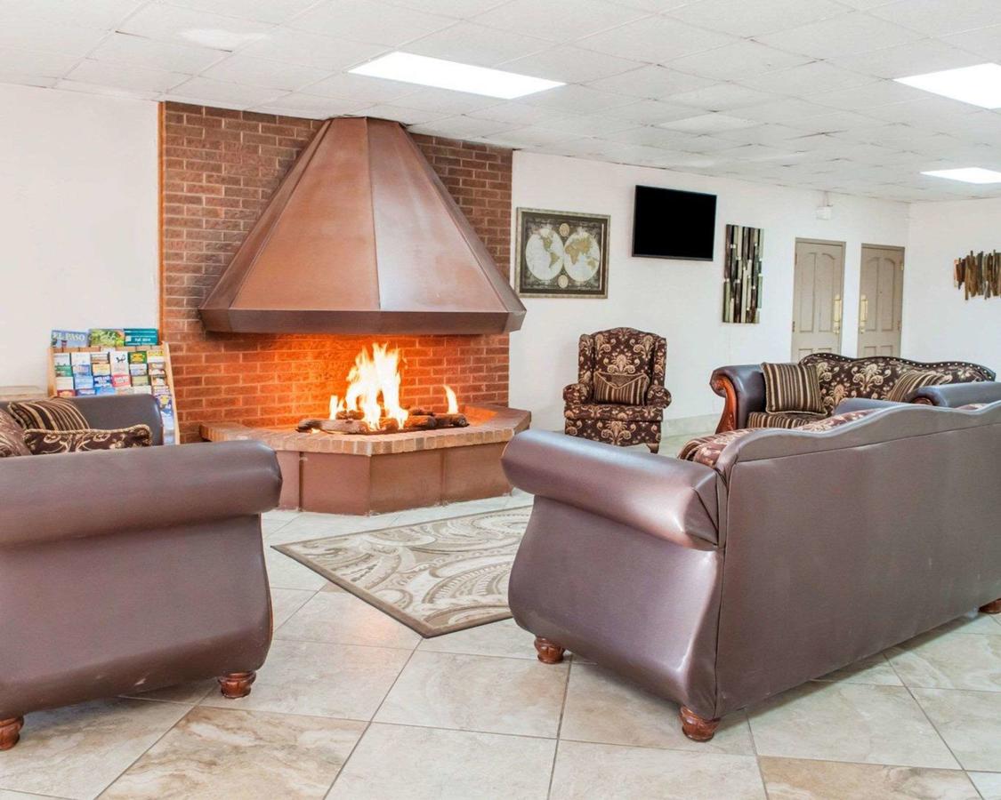 Econo Lodge Carlsbad - thumb 24