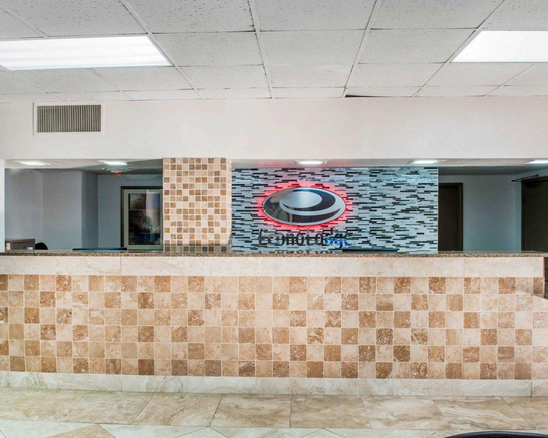 Econo Lodge Carlsbad - thumb 11