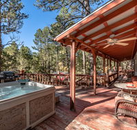 Winterfell 2 Bedrooms Sleeps 4 WiFi Gas Grill Hot Tub Fireplace - Accommodation Dallas