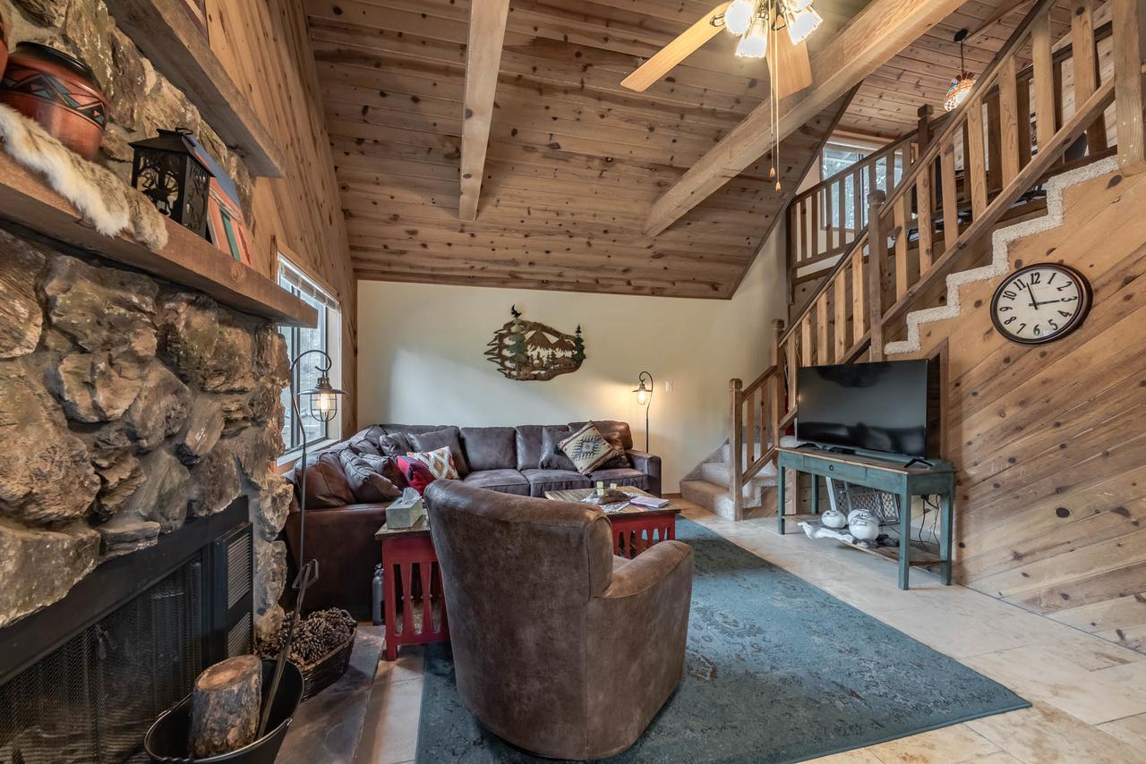 Casa Del Rey, 3 Bedrooms, Fireplace, Hot Tub, Foosball, Private, Sleeps 8 - thumb 3