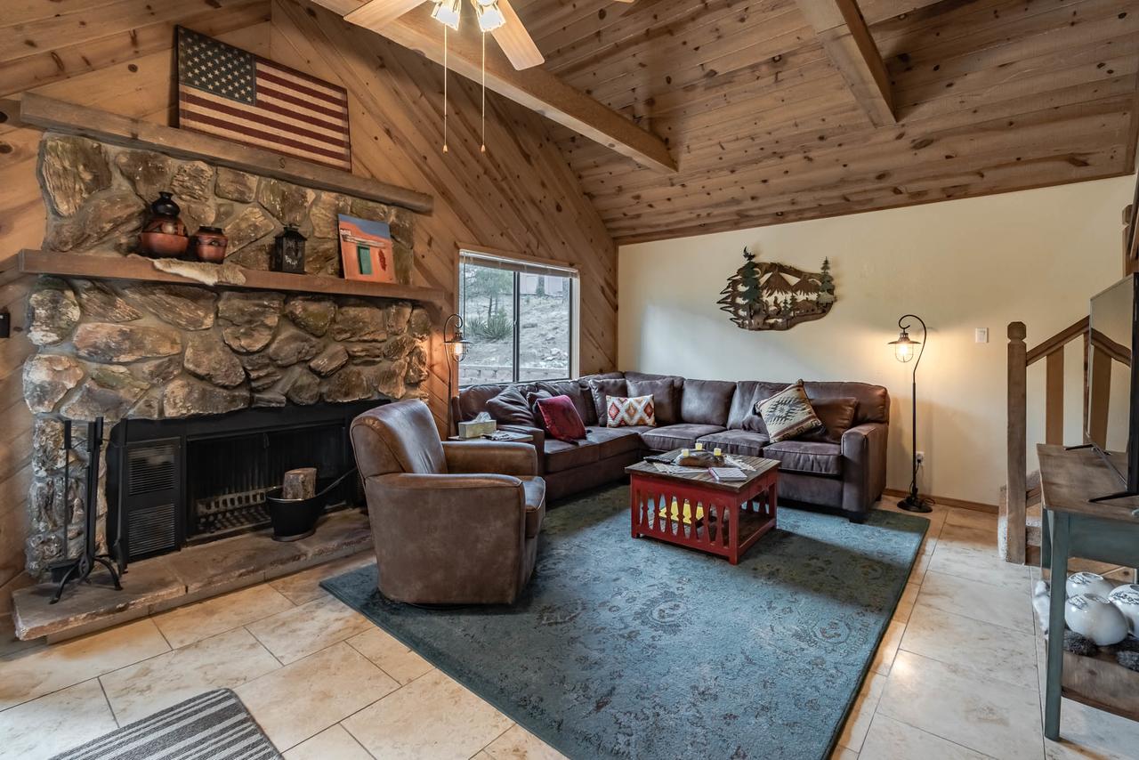 Casa Del Rey, 3 Bedrooms, Fireplace, Hot Tub, Foosball, Private, Sleeps 8 - thumb 2