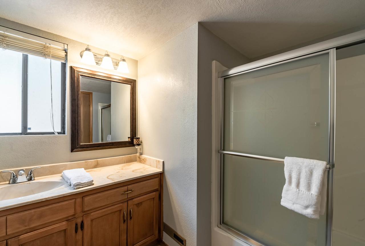 Casa Del Rey, 3 Bedrooms, Fireplace, Hot Tub, Foosball, Private, Sleeps 8 - thumb 22