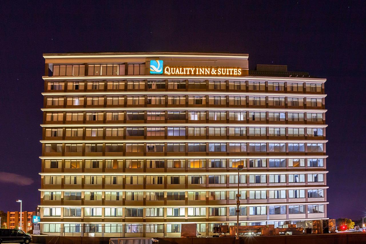 Quality Inn & Suites Cincinnati Downtown - thumb 20