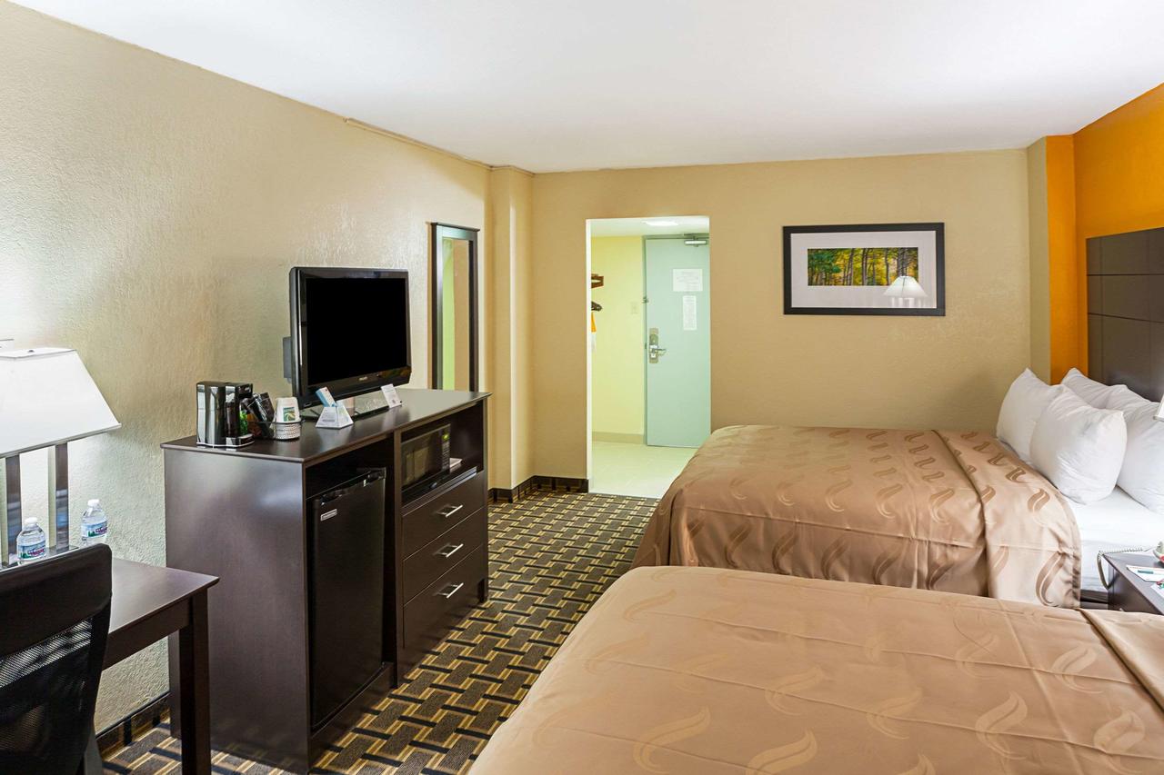 Quality Inn & Suites Cincinnati Downtown - thumb 17