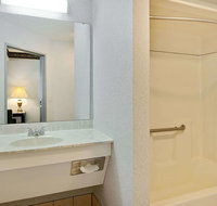 Days Inn by Wyndham Lisbon - Accommodation Dallas