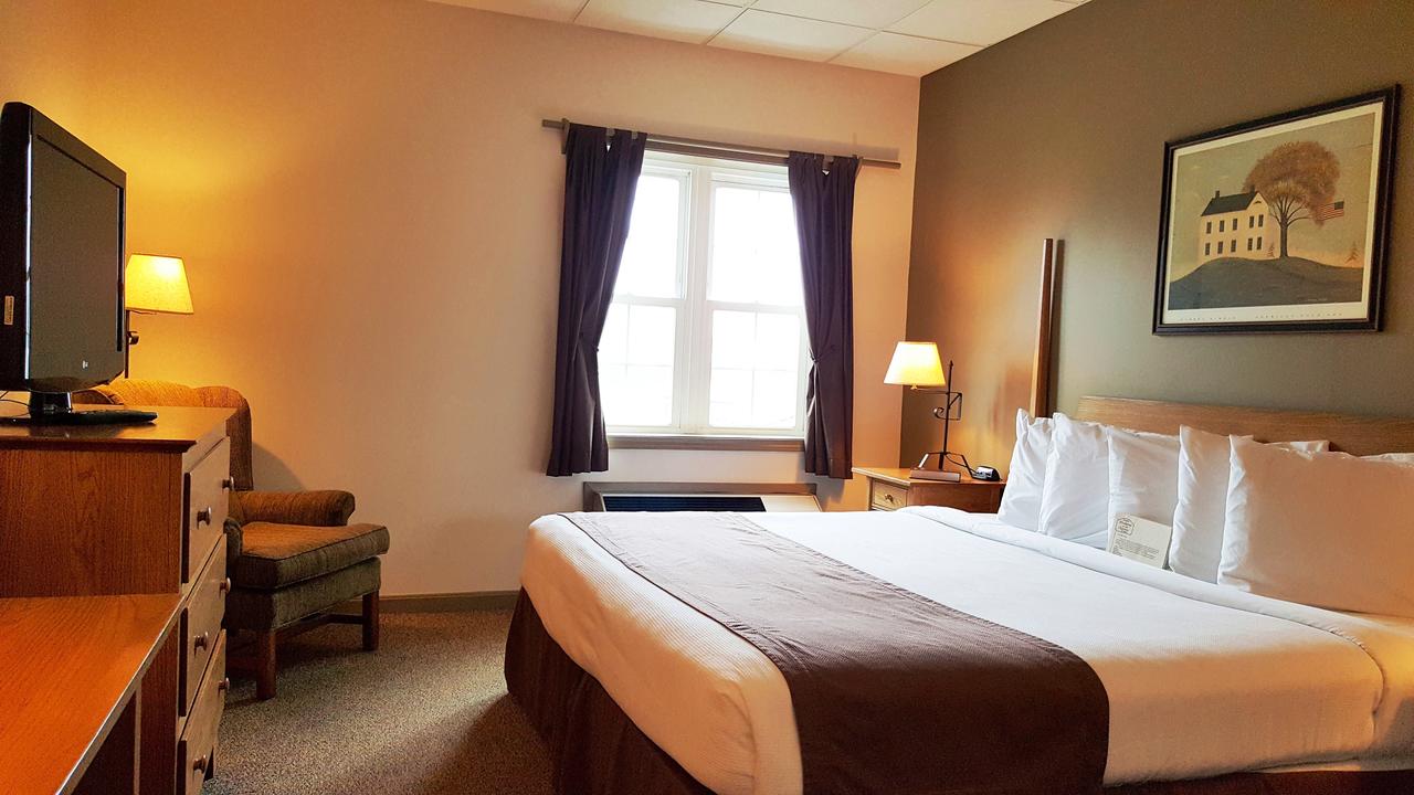 Lodging On The Square - thumb 14