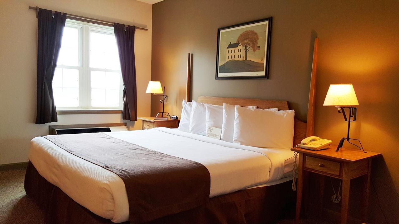 Lodging On The Square - thumb 13