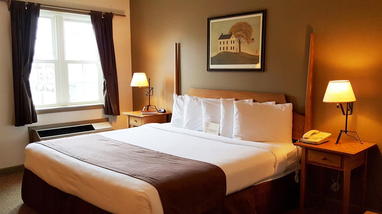 Lodging On The Square - thumb 17
