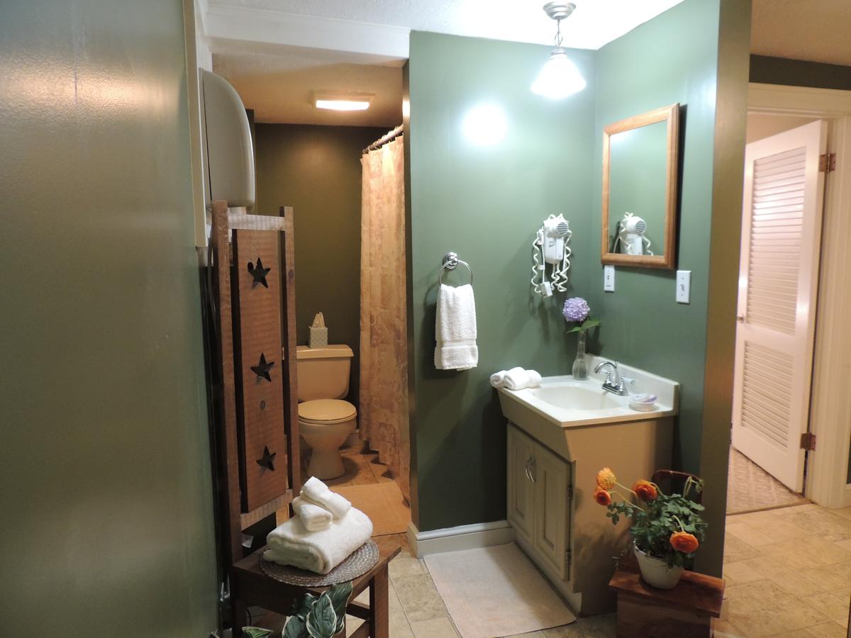 Donna's Premier Lodging - thumb 30