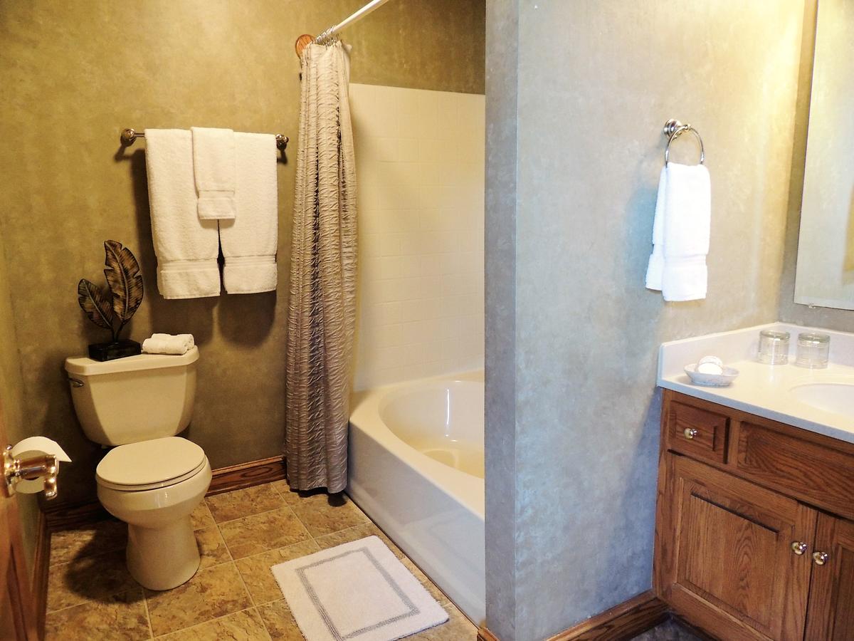 Donna's Premier Lodging - thumb 23